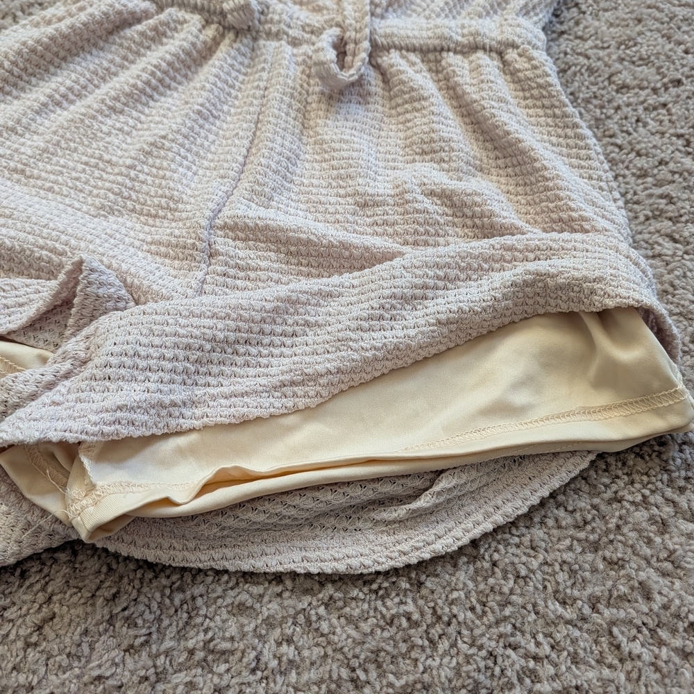 Saints+Secrets Beige Waffle Knit Bell Sleeve Tie Waist Romper Size XS - Picture 5 of 9